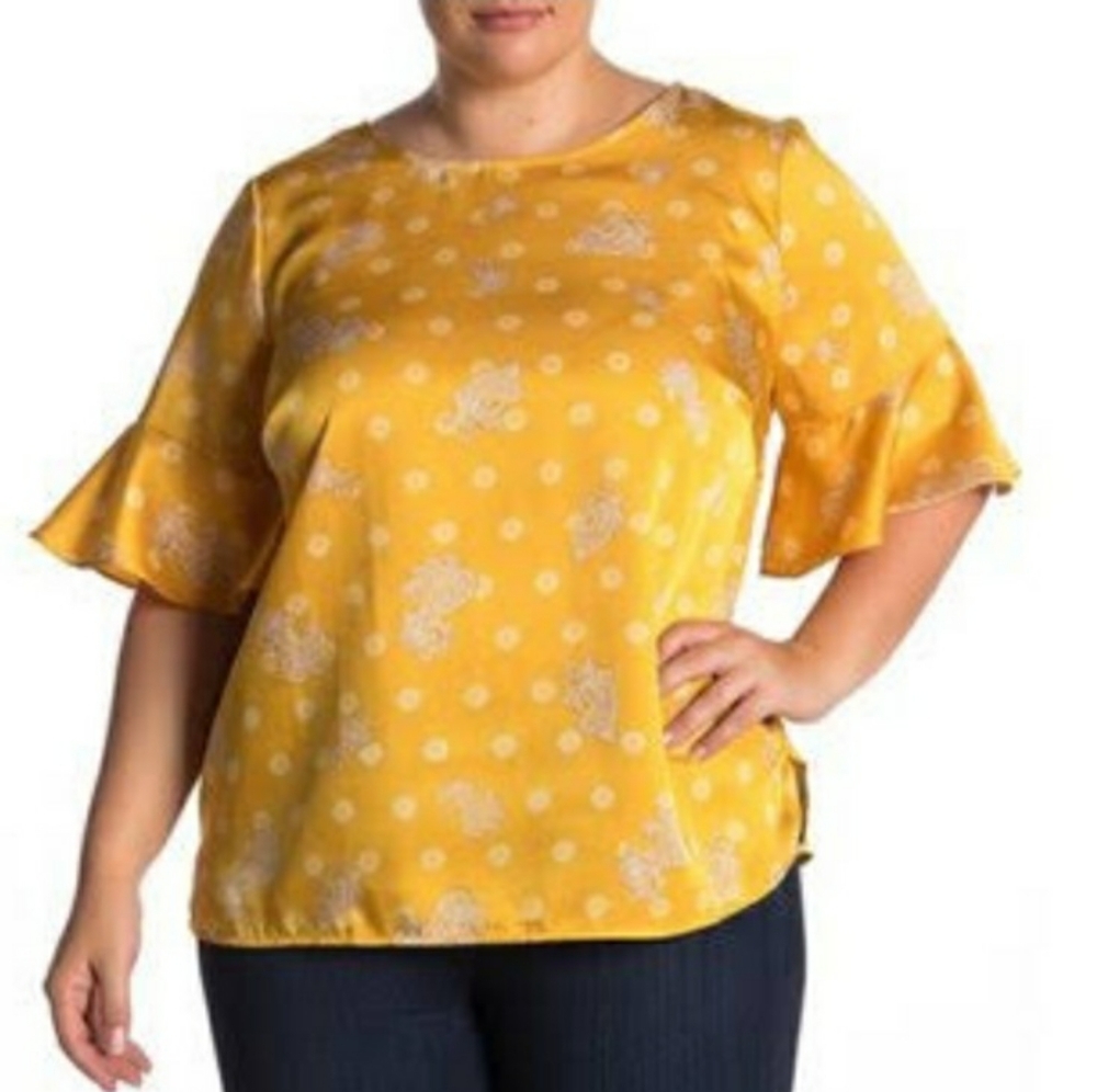 NWT Vince Camuto Super Delicate Yellow Paisley Printed Top
